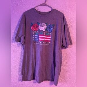 Gray Graphic women’s American tee